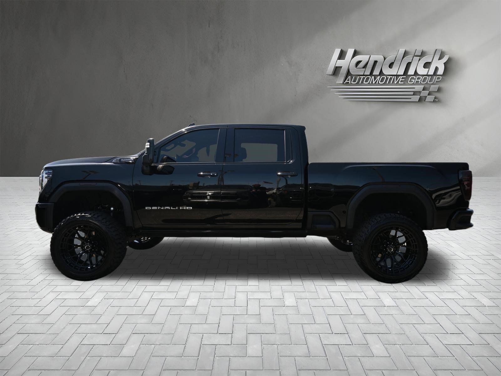 Used 2025 GMC Sierra 2500 Denali Ultimate w/ Max Trailering Package image 10