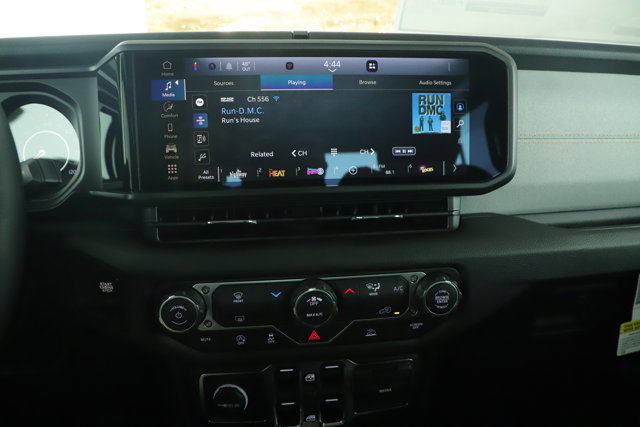 New 2026 Jeep Gladiator Sport image 12