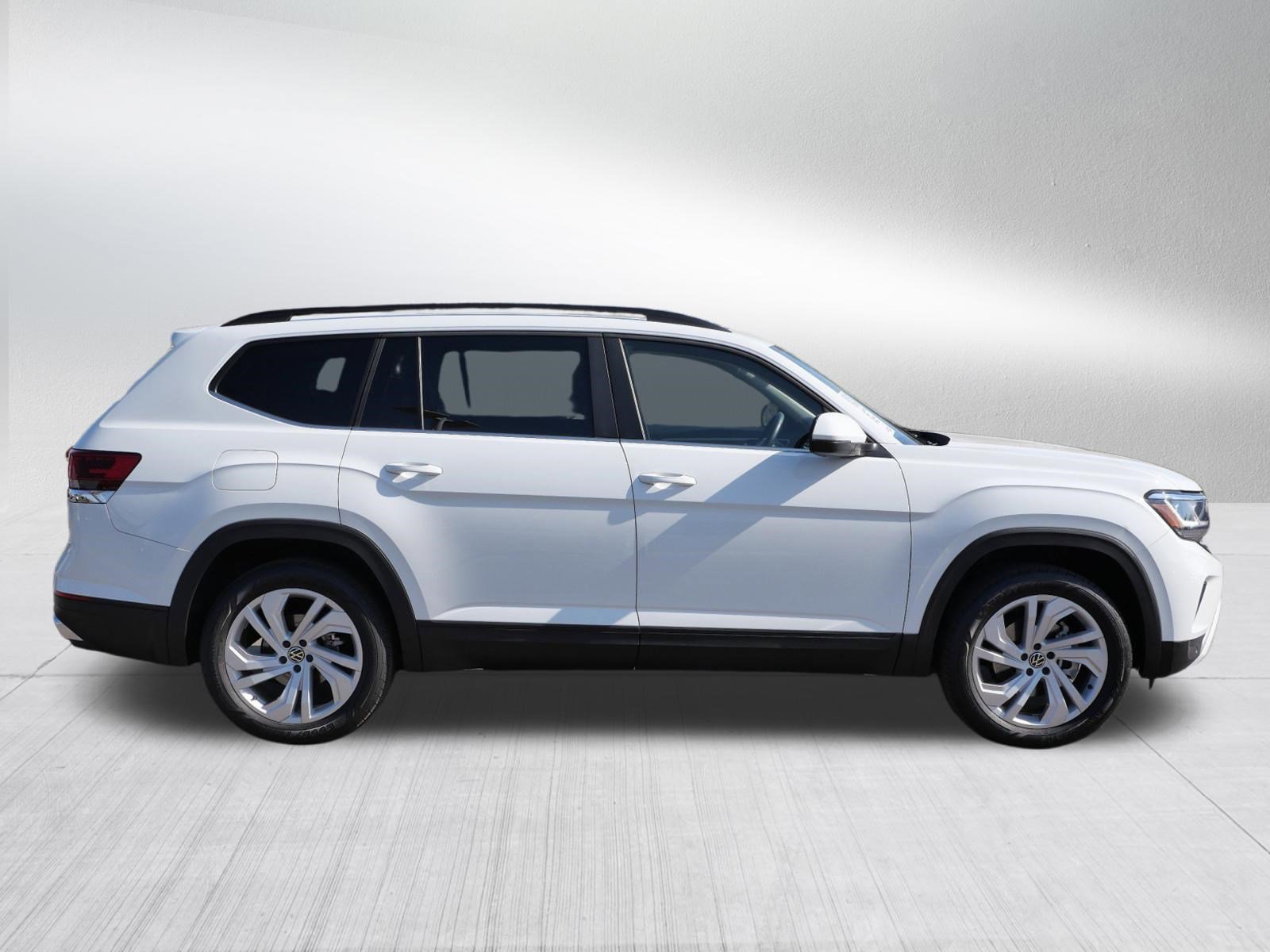 Certified 2022 Volkswagen Atlas SE image 8