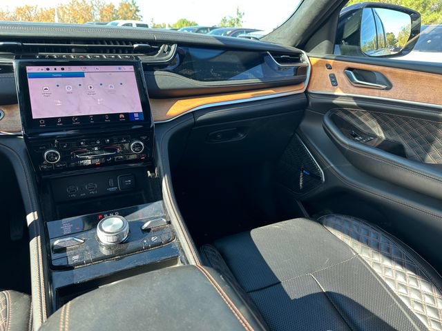 Used 2022 Jeep Grand Cherokee Summit AWD/4WD image 19