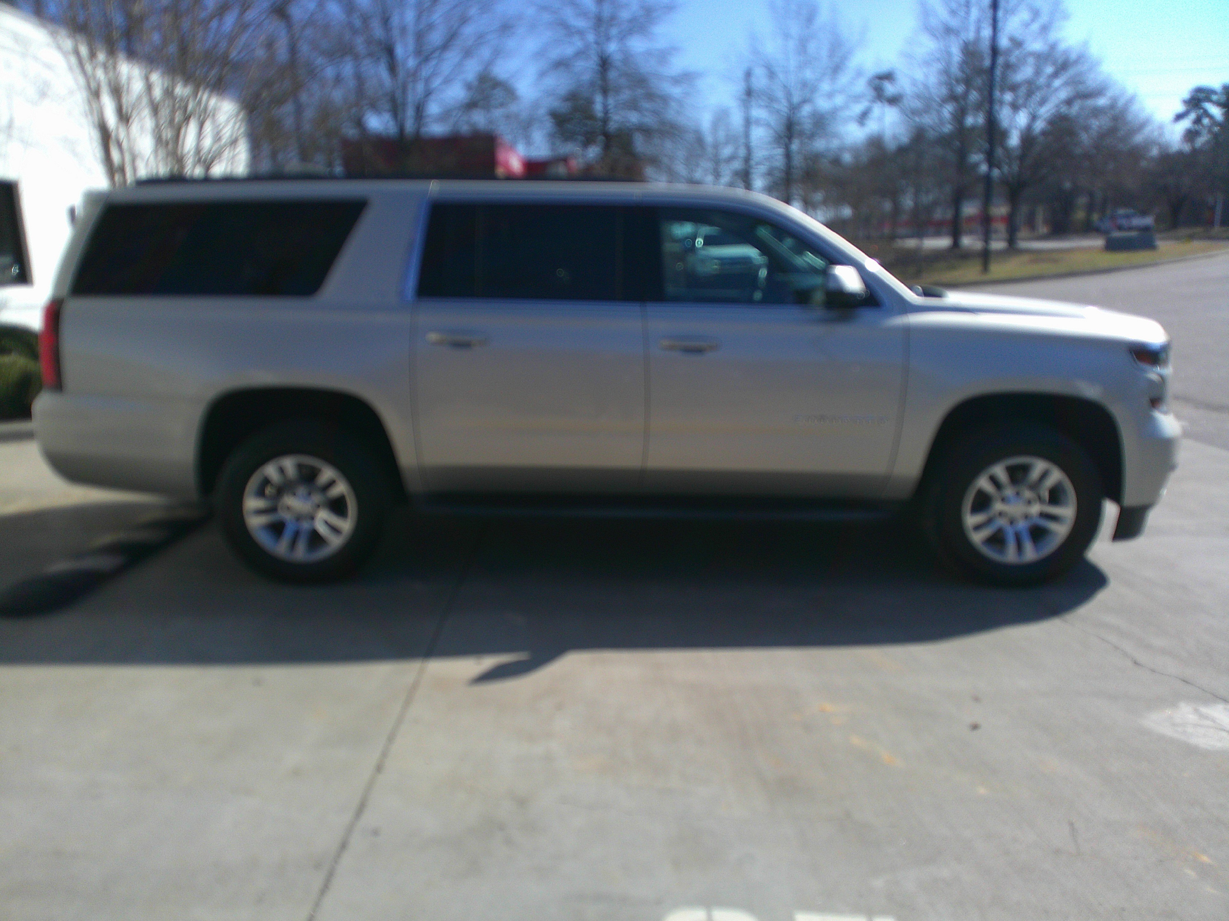 Used 2017 Chevrolet Suburban LT image 14