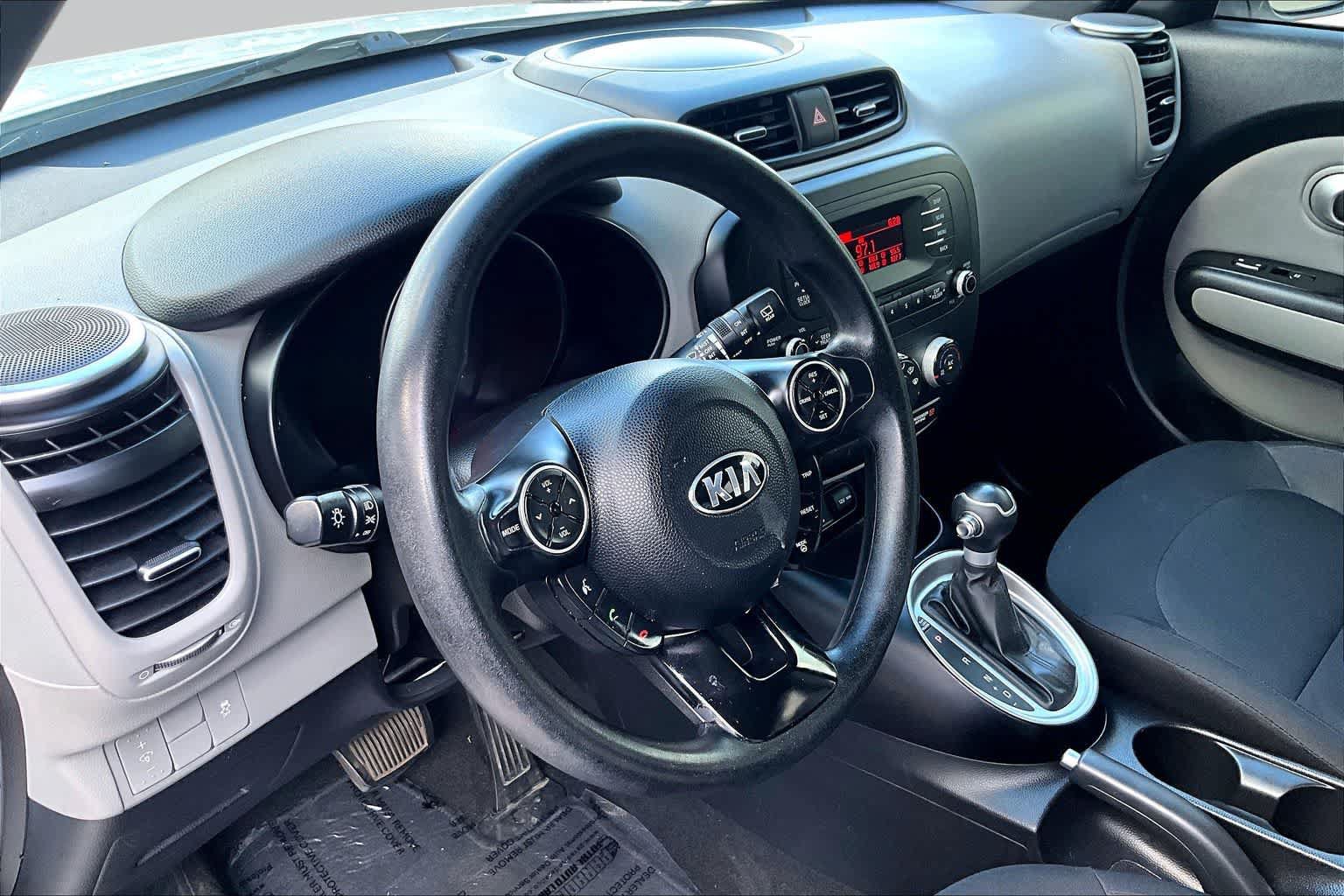 Used 2014 Kia Soul FWD image 17