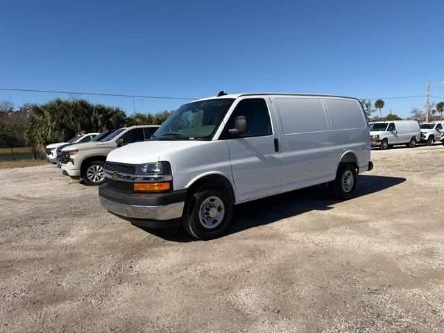New 2026 Chevrolet Express 3500 w/ Driver Convenience Package RWD video 2