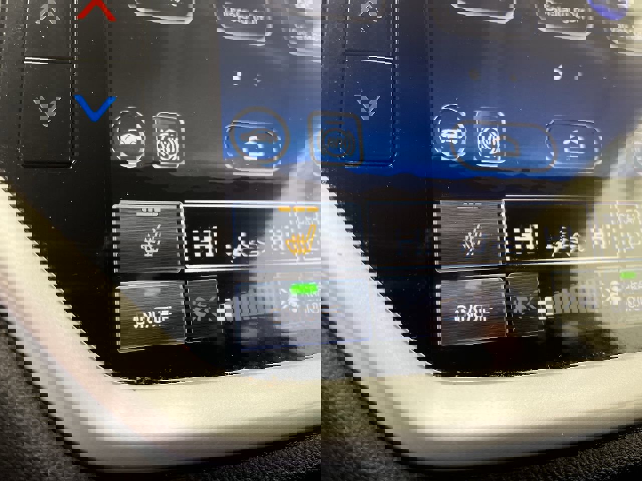 Used 2023 Subaru Ascent Premium w/ Convenience Package image 21