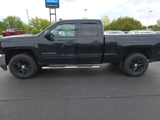 Used 2018 Chevrolet Silverado 1500 LT w/ All Star Edition AWD/4WD image 2