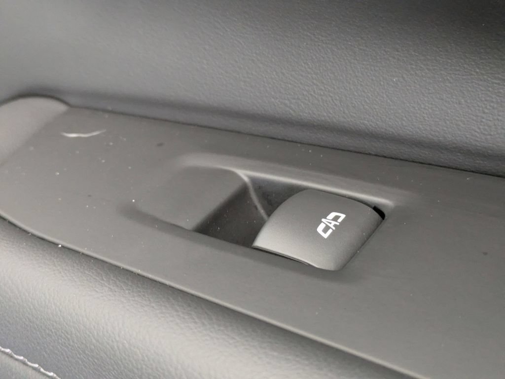 Certified 2025 Chevrolet Tahoe LS AWD/4WD image 39