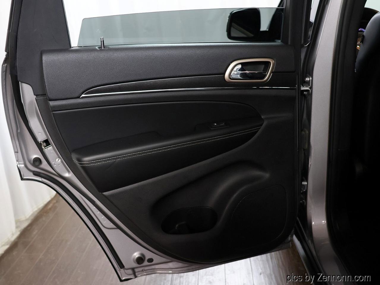 Used 2015 Jeep Grand Cherokee Limited AWD/4WD image 27