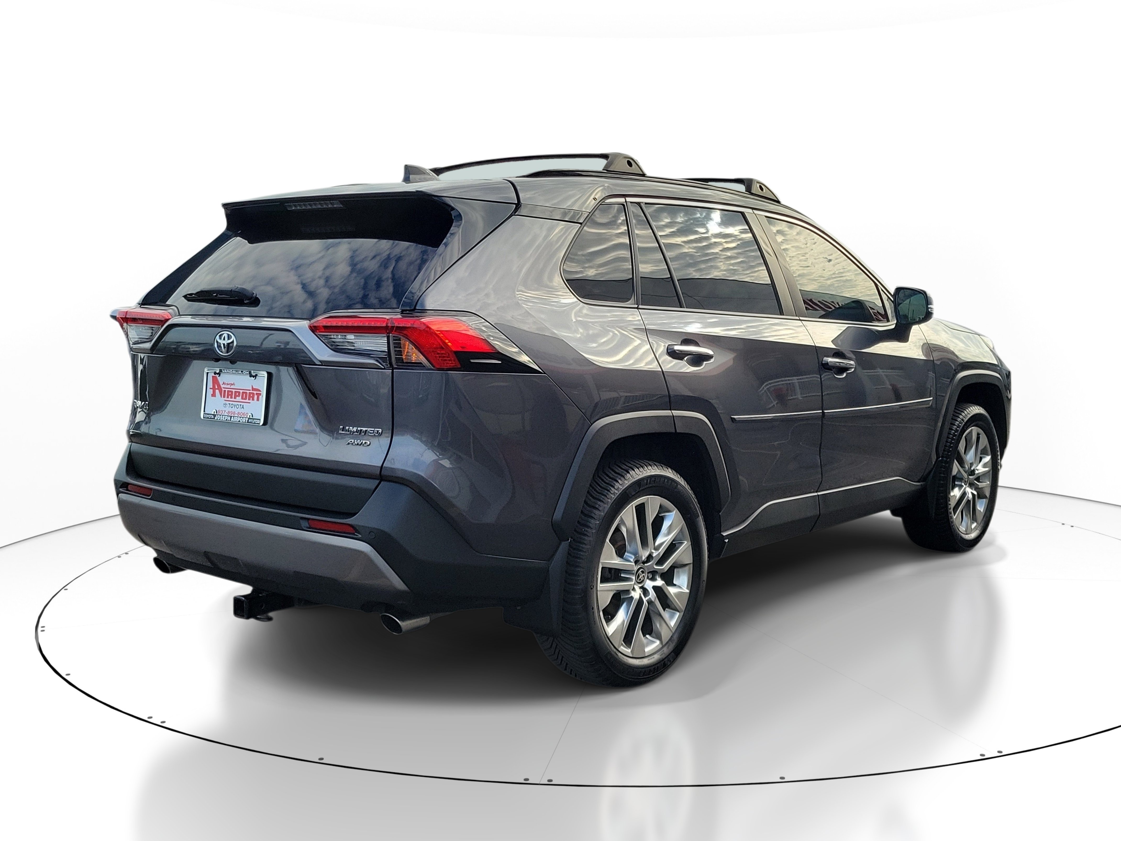 Used 2021 Toyota RAV4 Limited AWD/4WD image 4