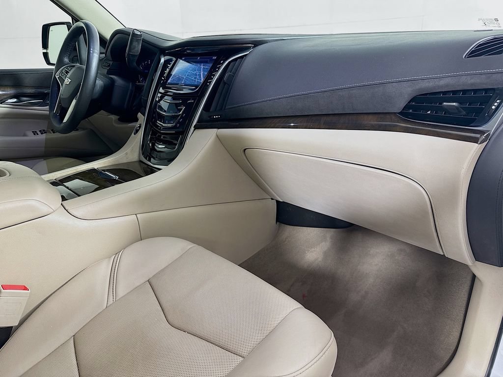 Used 2018 Cadillac Escalade Luxury RWD image 38