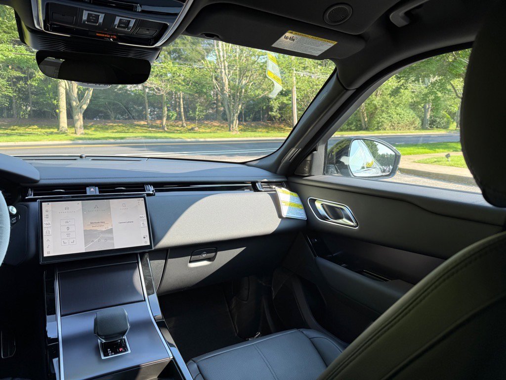 New 2026 Land Rover Range Rover Velar Dynamic SE image 10
