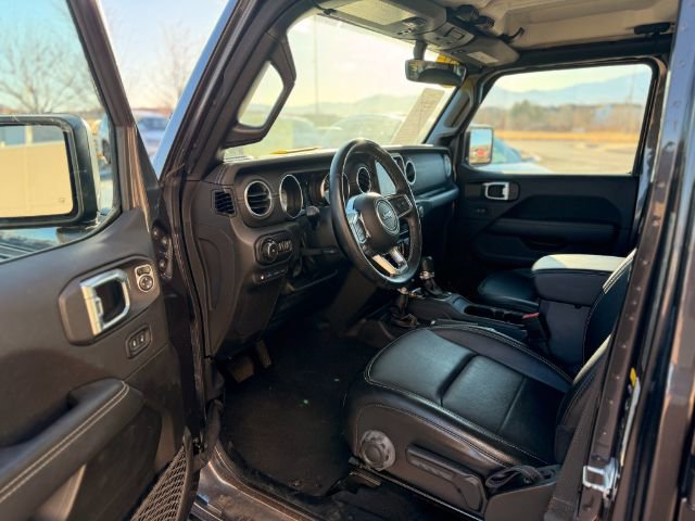 Used 2022 Jeep Wrangler Unlimited Sahara w/ Cold Weather Group AWD/4WD image 15