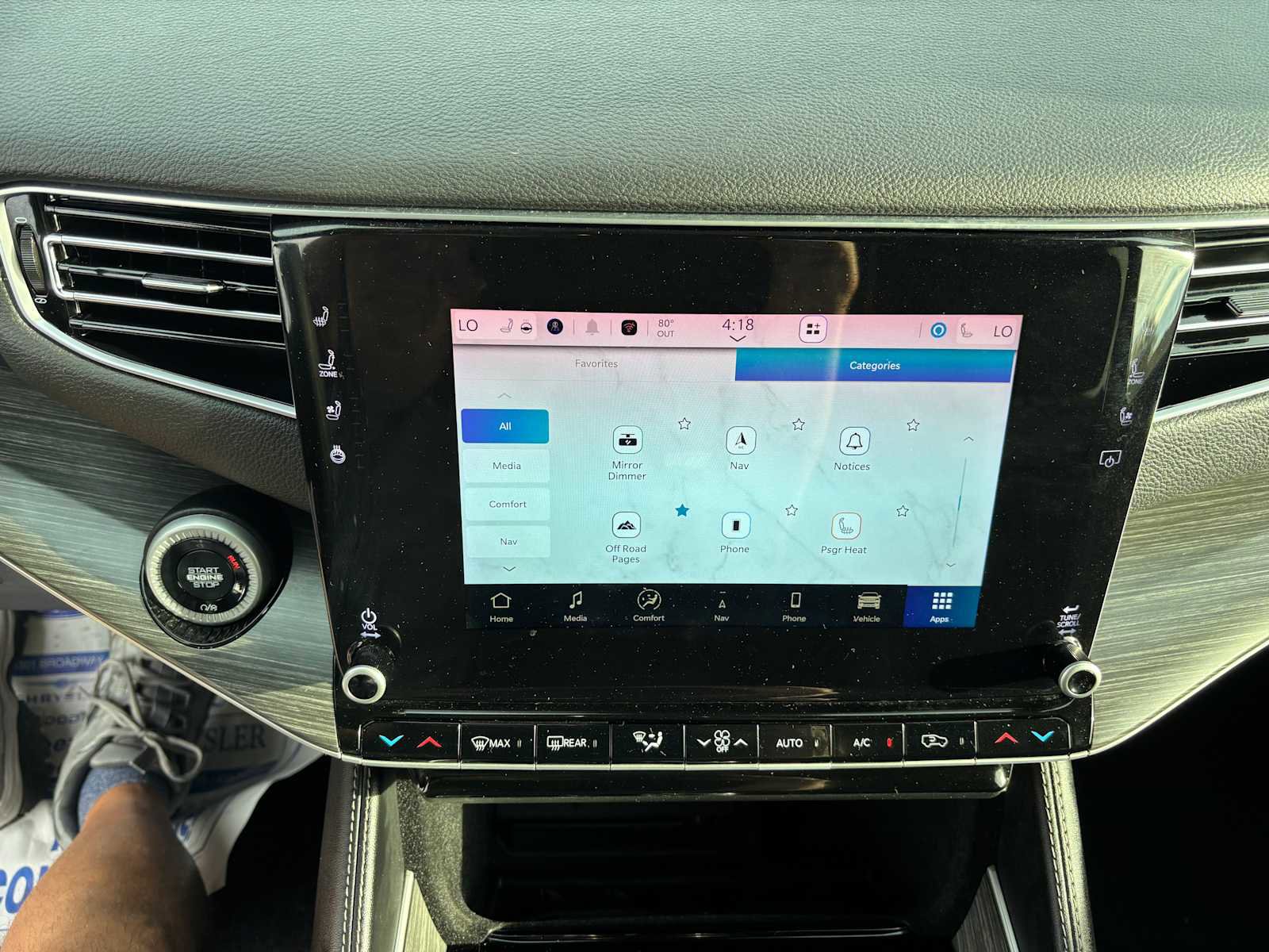 Certified 2024 Jeep Wagoneer L Series III w/ Flexible Seating Group image 43