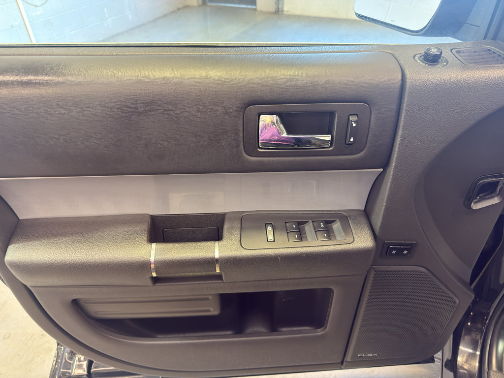 Used 2014 Ford Flex Limited w/ Equipment Group 301A FWD image 15