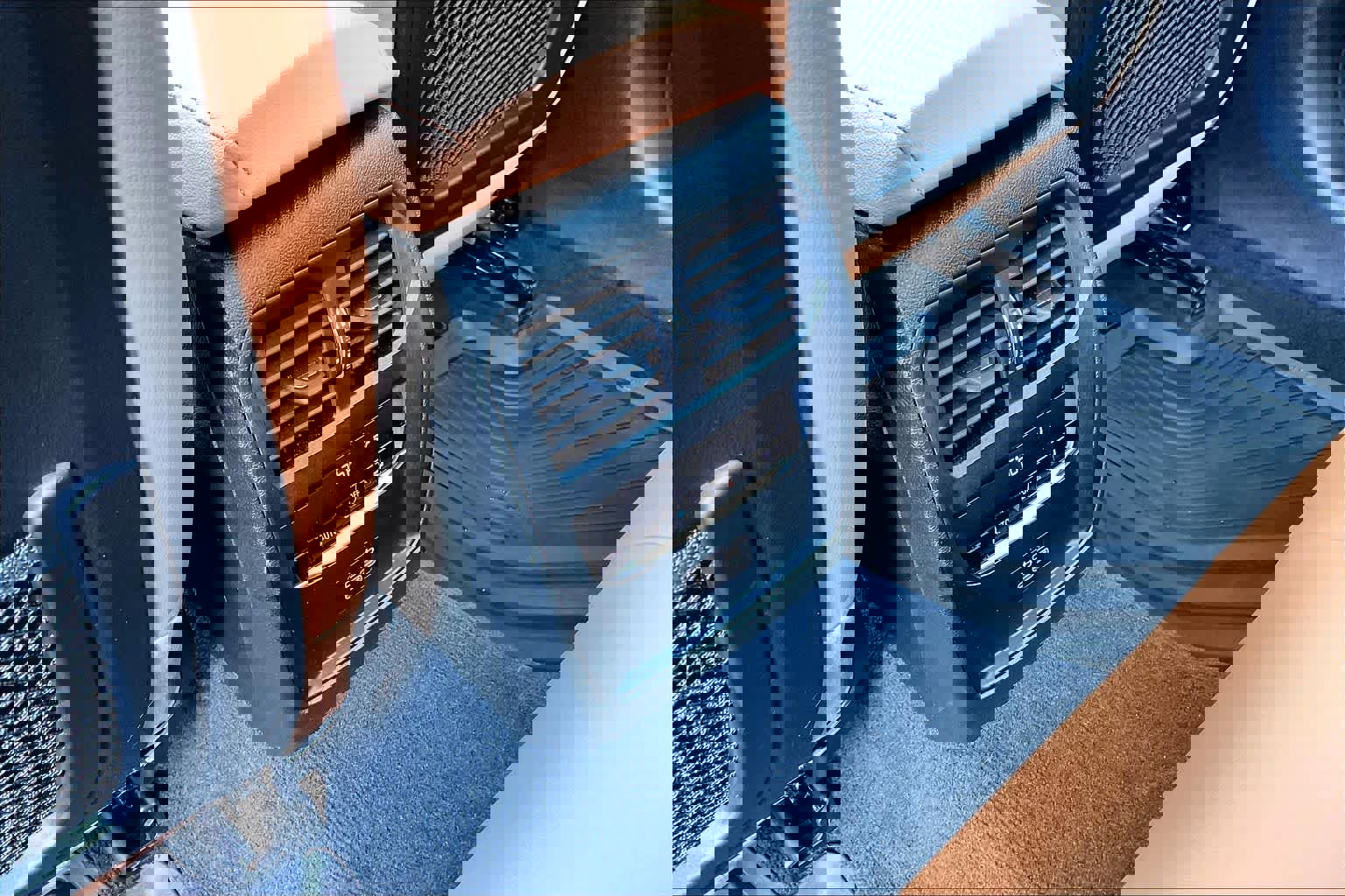 Used 2023 BMW 330i xDrive Sedan w/ Premium Package image 37