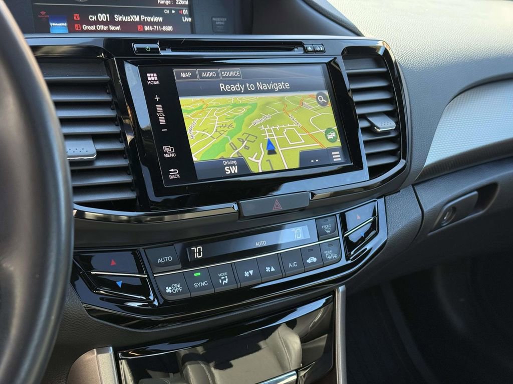 Used 2017 Honda Accord Touring image 11