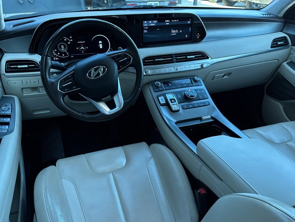 Used 2021 Hyundai Palisade Calligraphy image 2