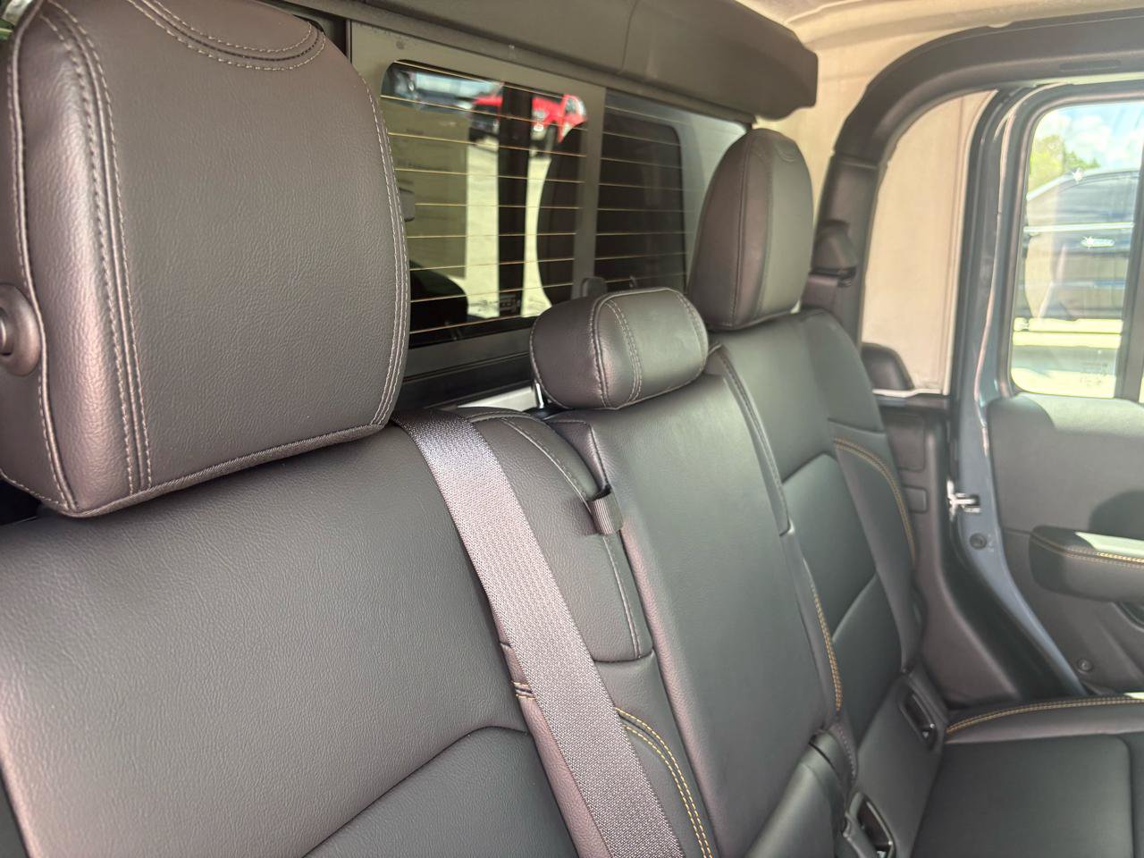Used 2025 Jeep Gladiator Sport AWD/4WD image 59