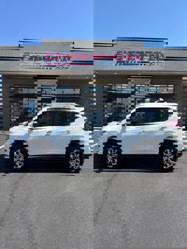 Used 2018 Nissan Rogue SV w/ Premium Package