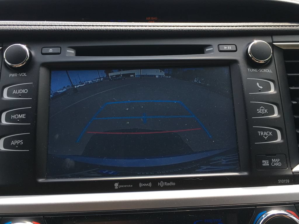 Used 2016 Toyota Highlander XLE AWD/4WD image 10