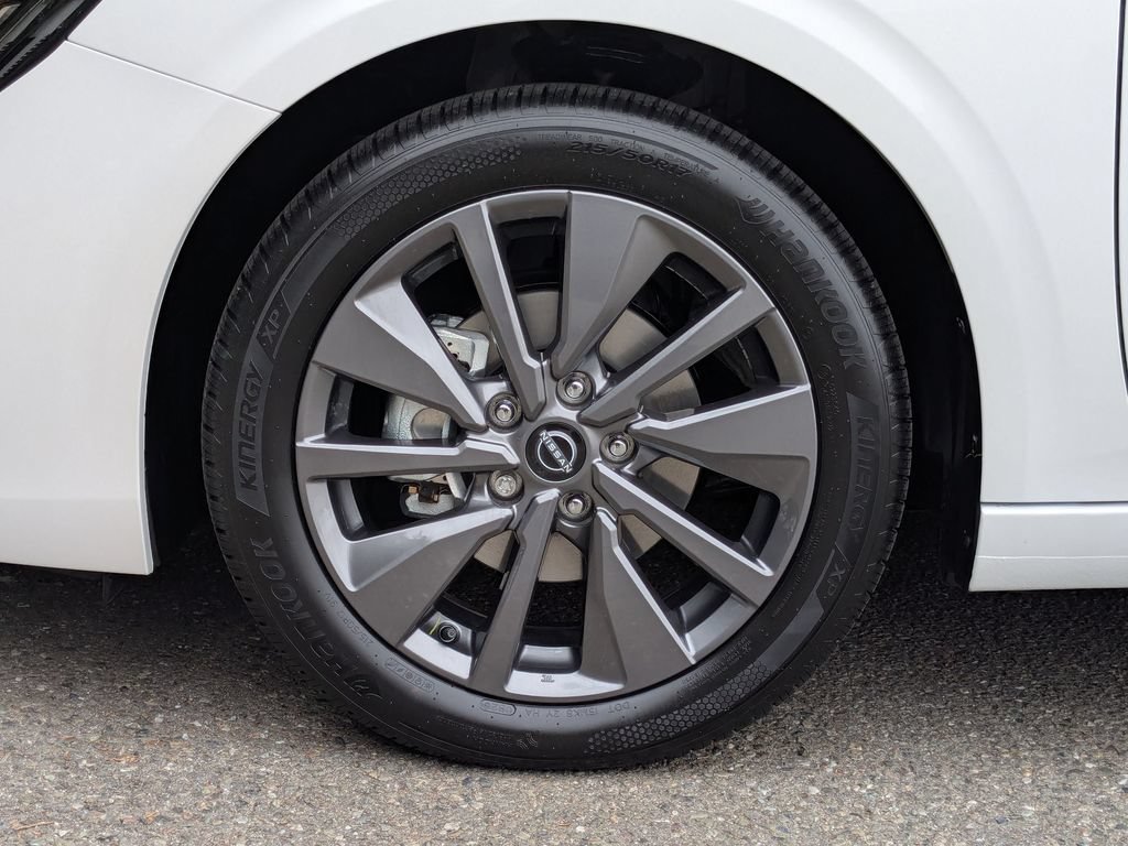New 2026 Nissan Sentra SL w/ Floor Mat Package FWD image 9