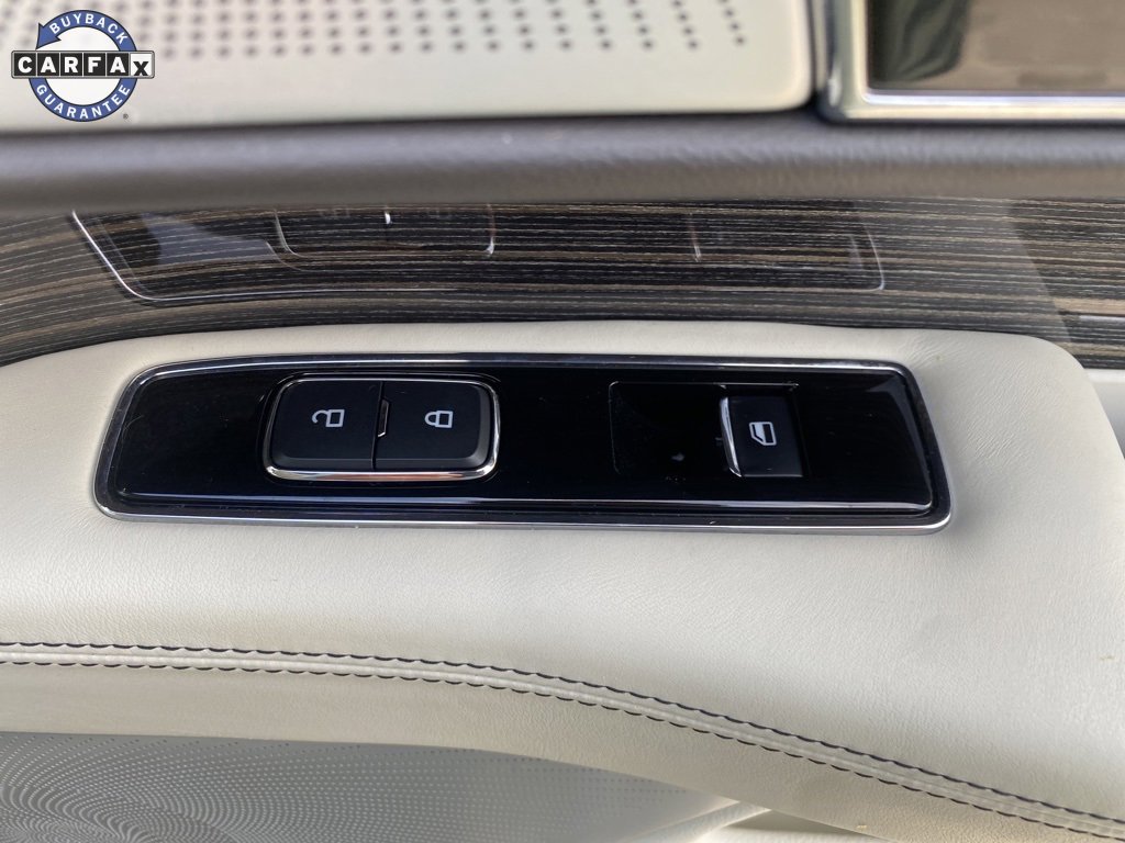 Used 2021 Lincoln Navigator Black Label w/ Cargo Convenience Package image 16