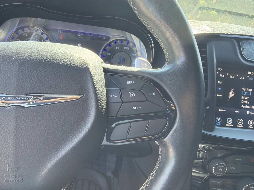 Used 2017 Chrysler 300 S RWD image 27
