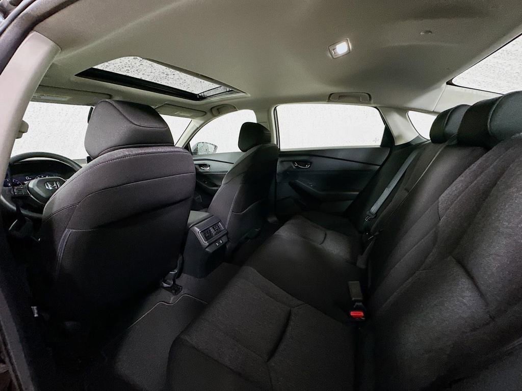 Certified 2025 Honda Accord SE image 4