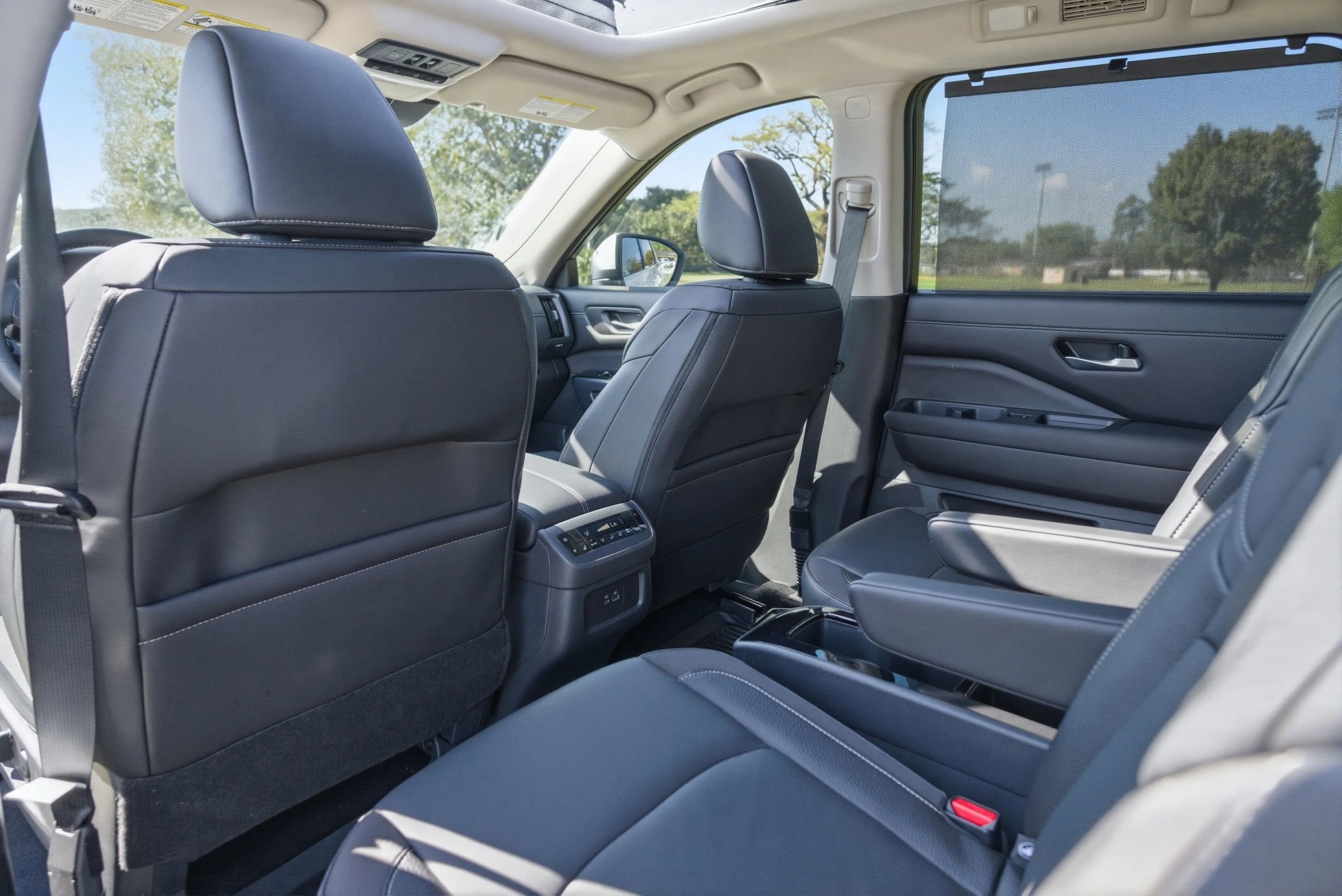 Used 2025 Nissan Pathfinder SL w/ SL Premium Package image 27