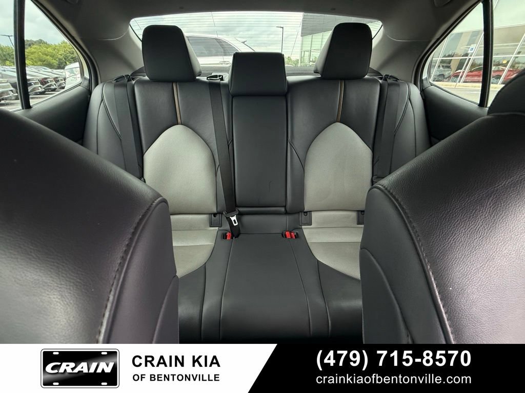 Used 2020 Toyota Camry XLE FWD image 29
