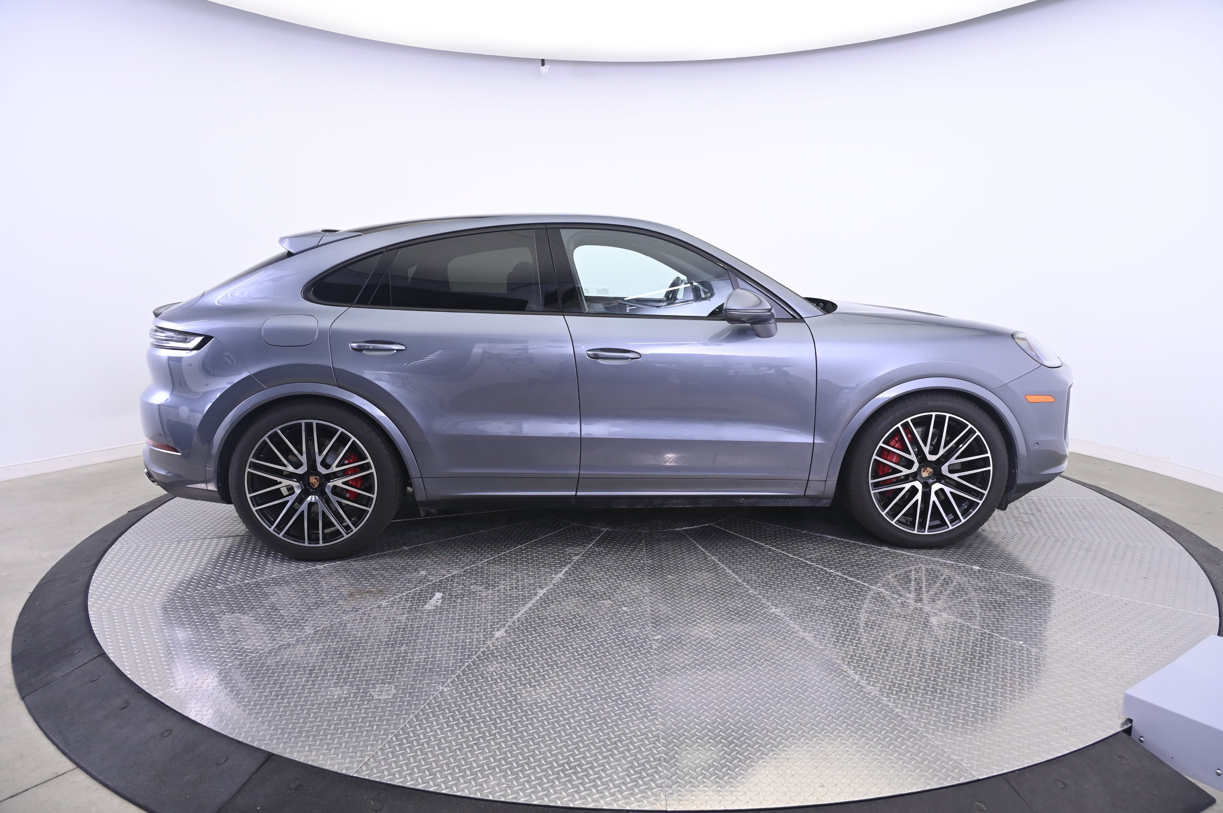 Certified 2026 Porsche Cayenne S AWD/4WD image 8
