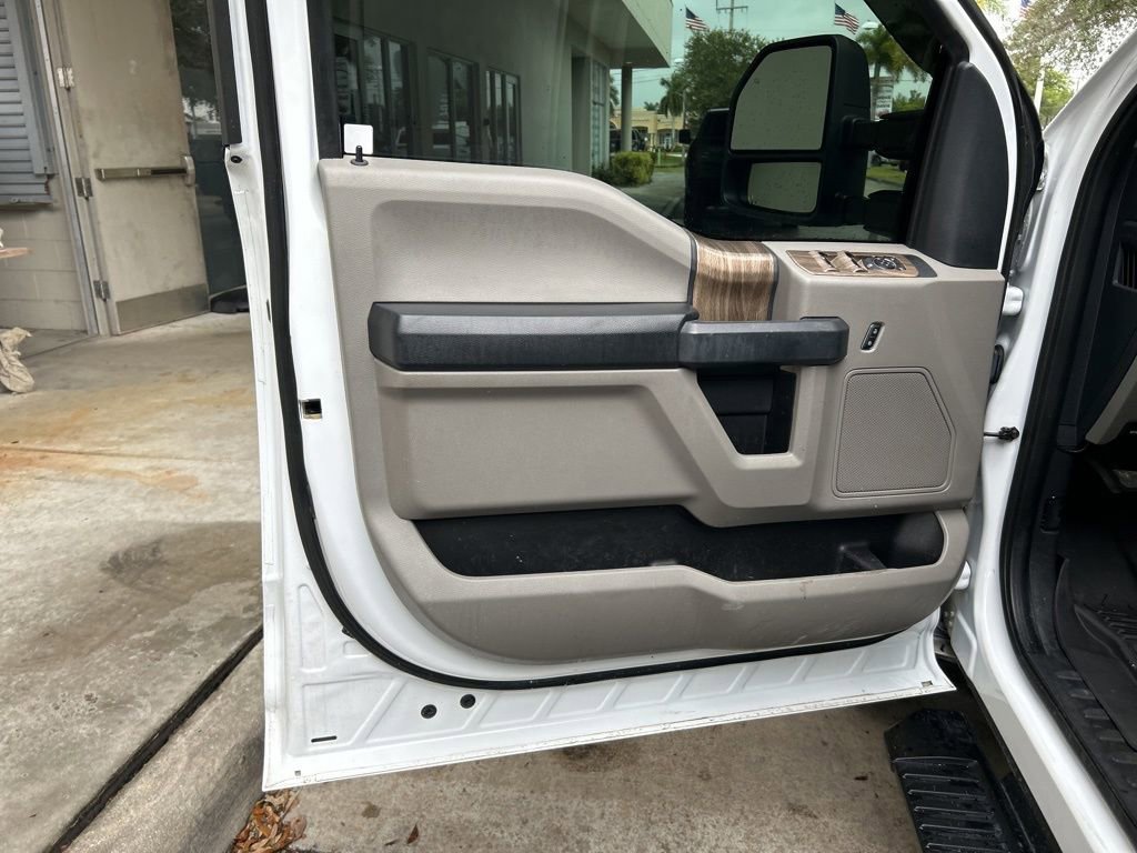 Used 2022 Ford F250 XL w/ Power Equipment Group image 31