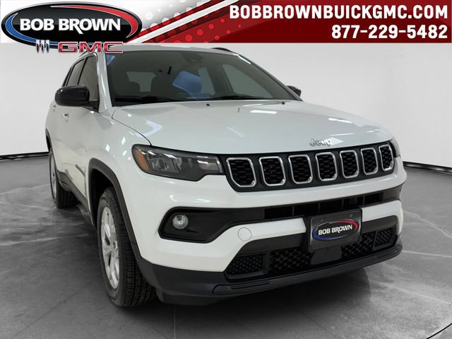 Used 2024 Jeep Compass Latitude AWD/4WD image 1