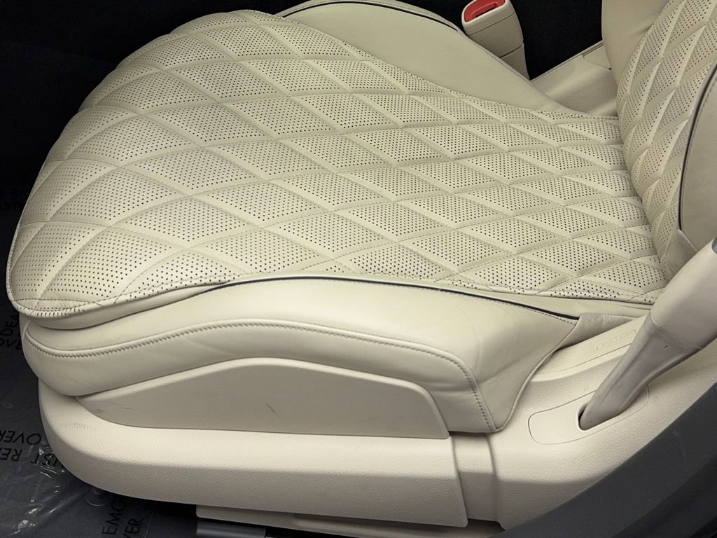 Used 2022 Mercedes-Benz S 500 4MATIC w/ Warmth & Comfort Package image 40