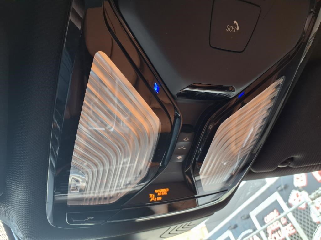 Used 2019 BMW M550i xDrive image 16