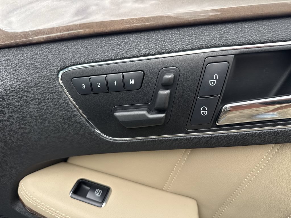 Used 2011 Mercedes-Benz E 350 Sedan image 34