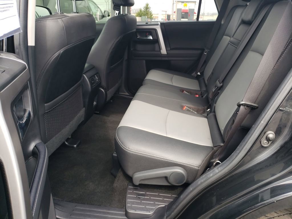 Used 2022 Toyota 4Runner SR5 Premium w/ Moonroof Package AWD/4WD image 24