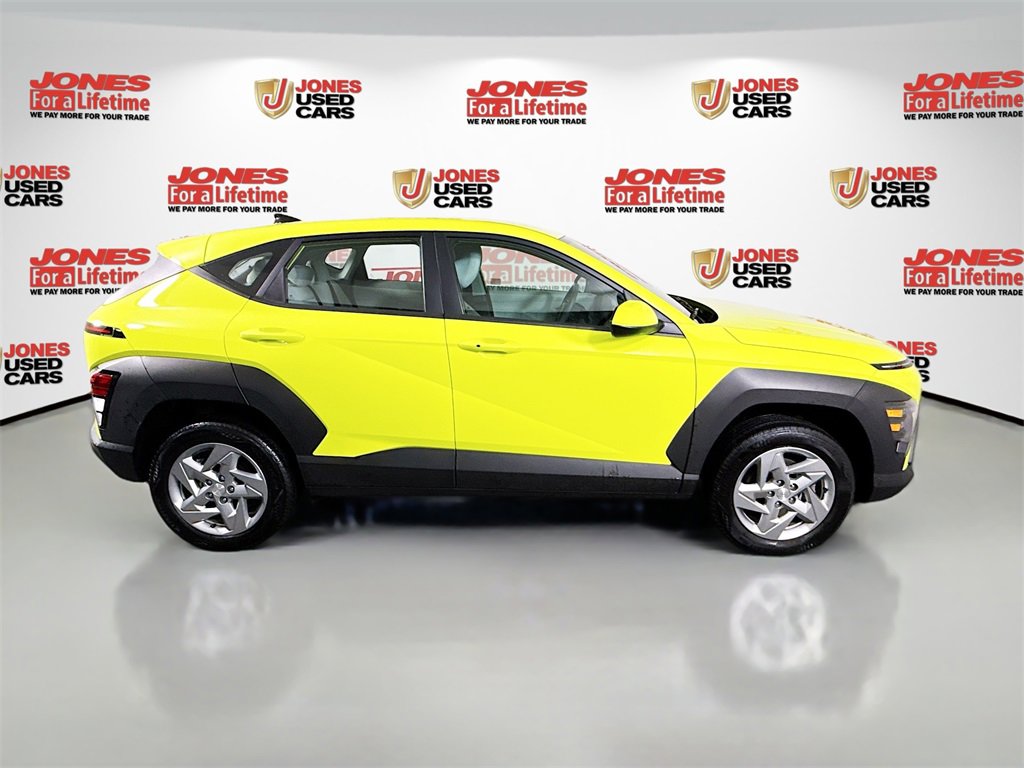 Certified 2025 Hyundai Kona SE image 16