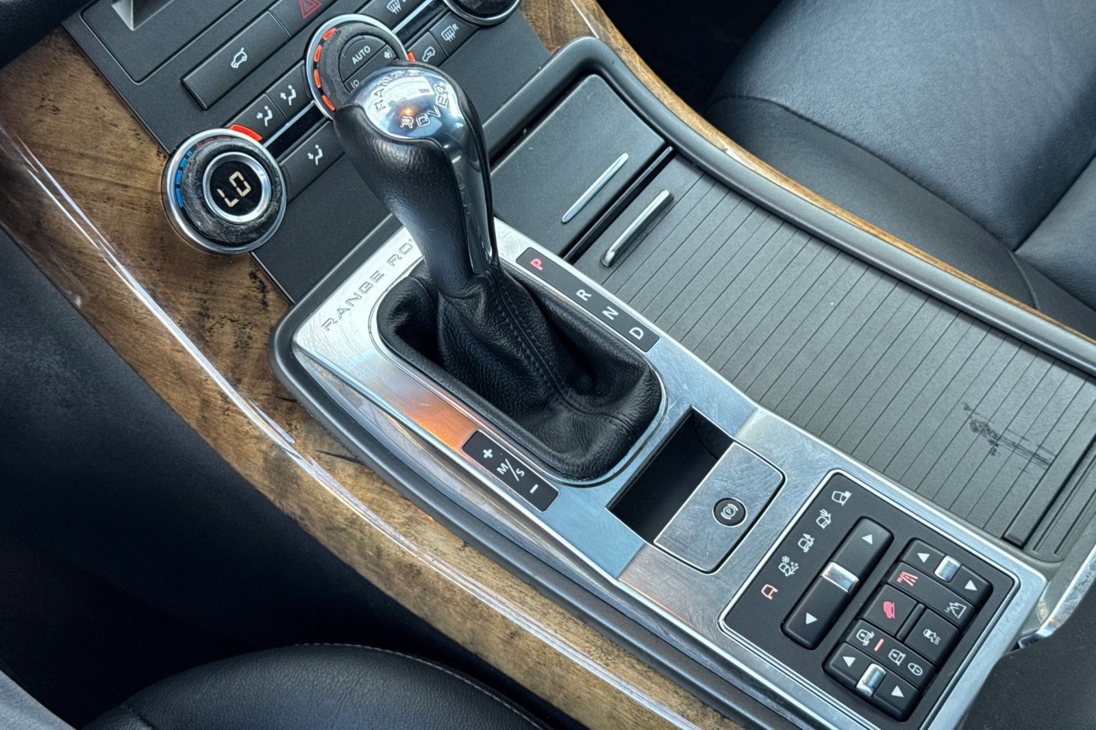 Used 2013 Land Rover Range Rover Sport HSE image 18