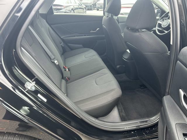 Certified 2023 Hyundai Elantra SE w/ Cargo Package image 15