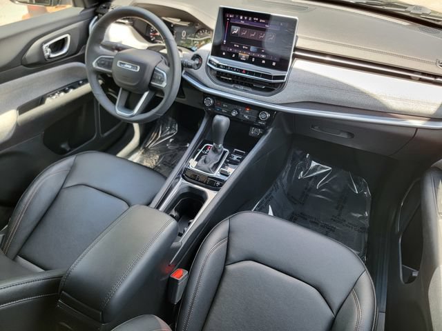 Certified 2024 Jeep Compass Latitude AWD/4WD image 39