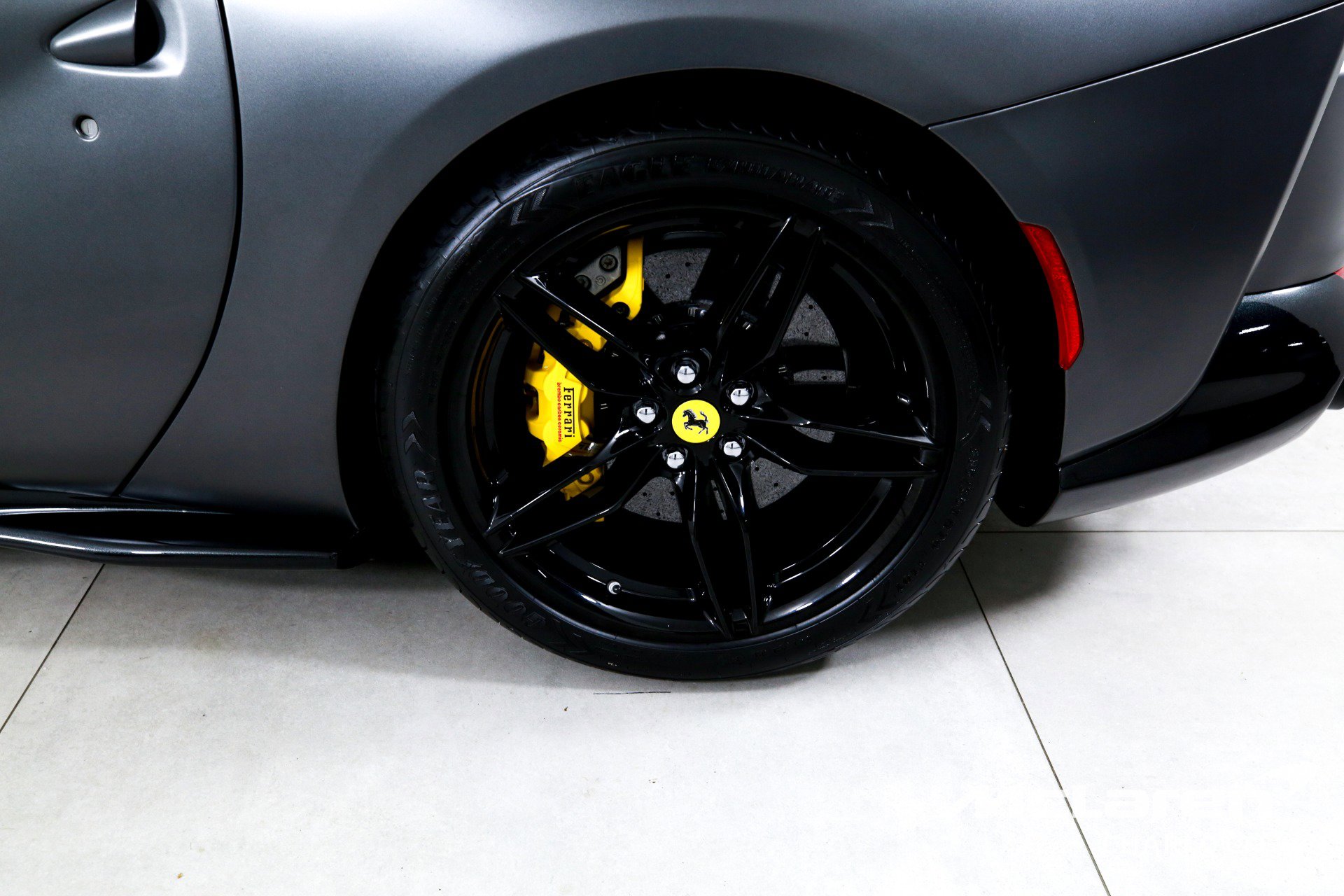 Used 2021 Ferrari 812 GTS RWD image 30