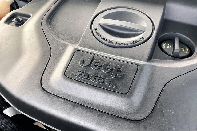 Used 2023 Jeep Grand Cherokee L Summit w/ Advanced Protech Group IV image 40