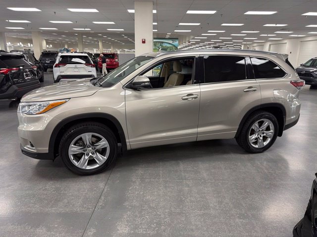 Used 2015 Toyota Highlander Limited AWD/4WD image 4