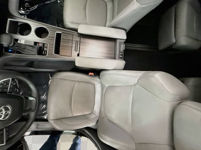 Used 2024 Toyota Sienna Limited AWD/4WD image 23