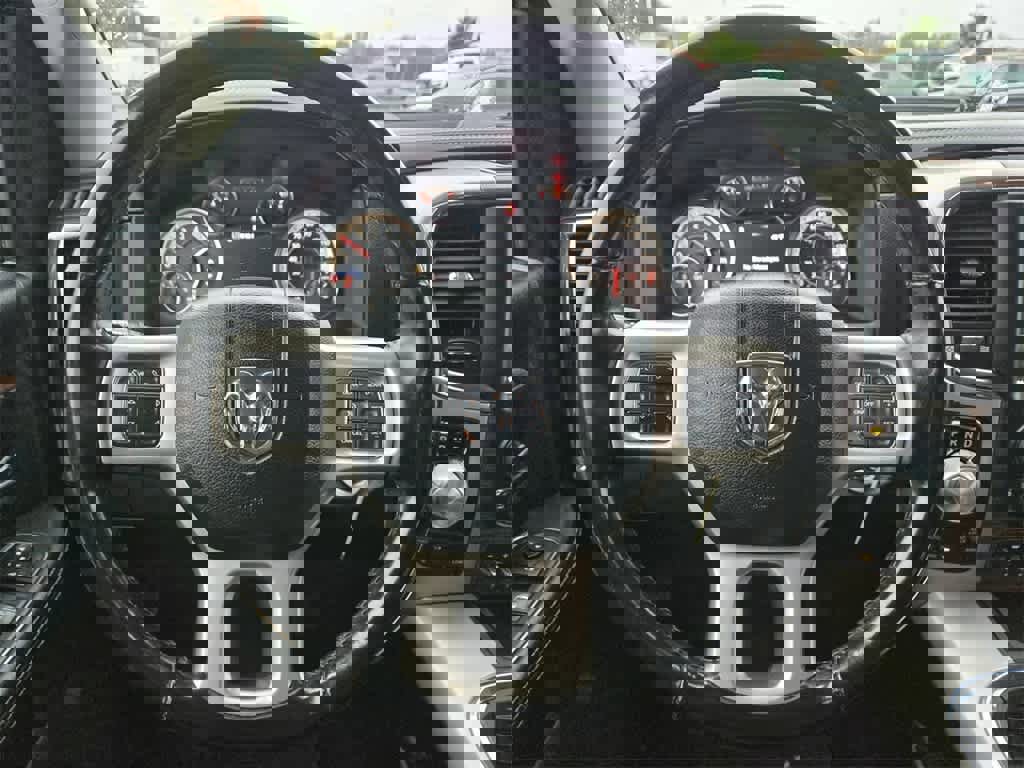 Used 2019 RAM 1500 Laramie image 12