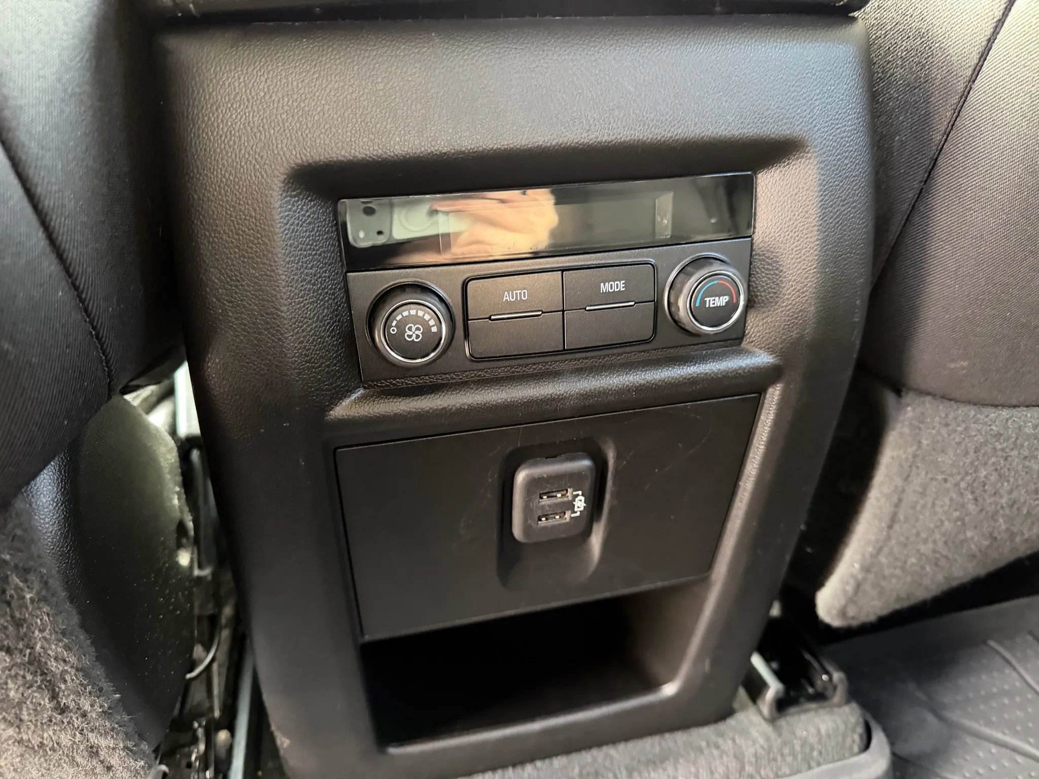 Used 2022 Chevrolet Traverse LT image 37