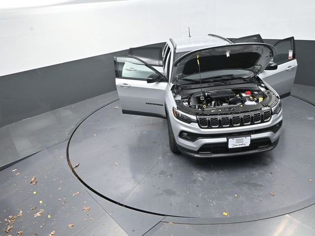 New 2026 Jeep Compass Latitude AWD/4WD image 31