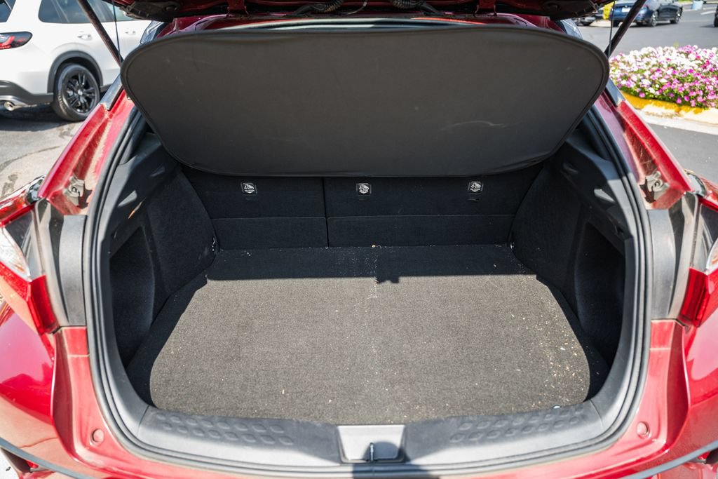Used 2019 Toyota C-HR Limited FWD image 9