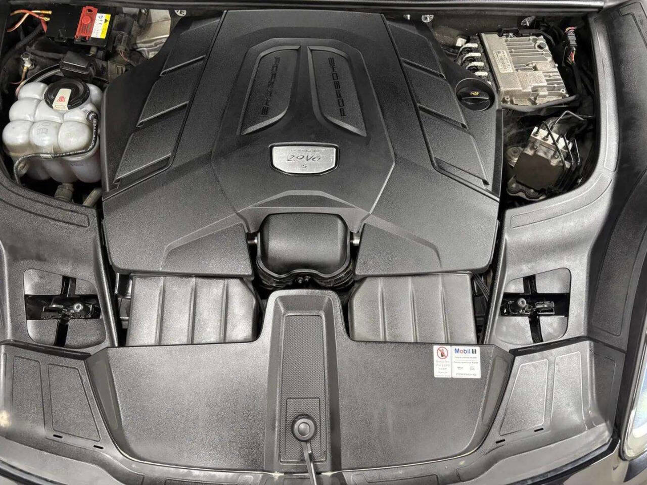 Used 2019 Porsche Cayenne S AWD/4WD image 12