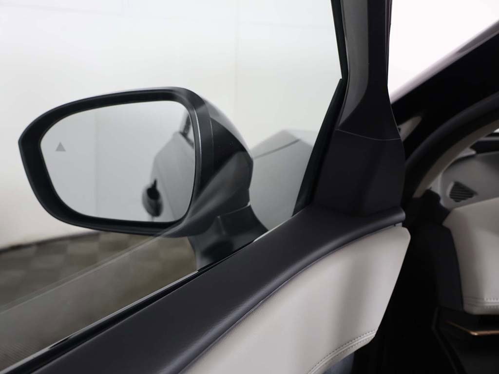 Used 2023 Nissan Ariya AWD image 36